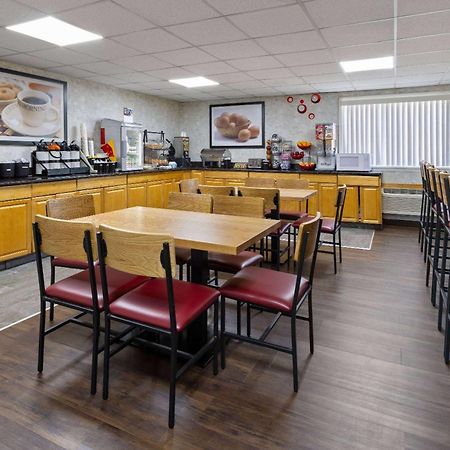 Ramada by Wyndham Parsippany Hotel Bagian luar foto