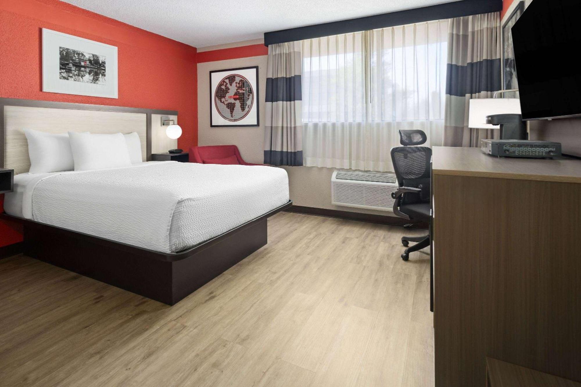 Ramada by Wyndham Parsippany Hotel Bagian luar foto
