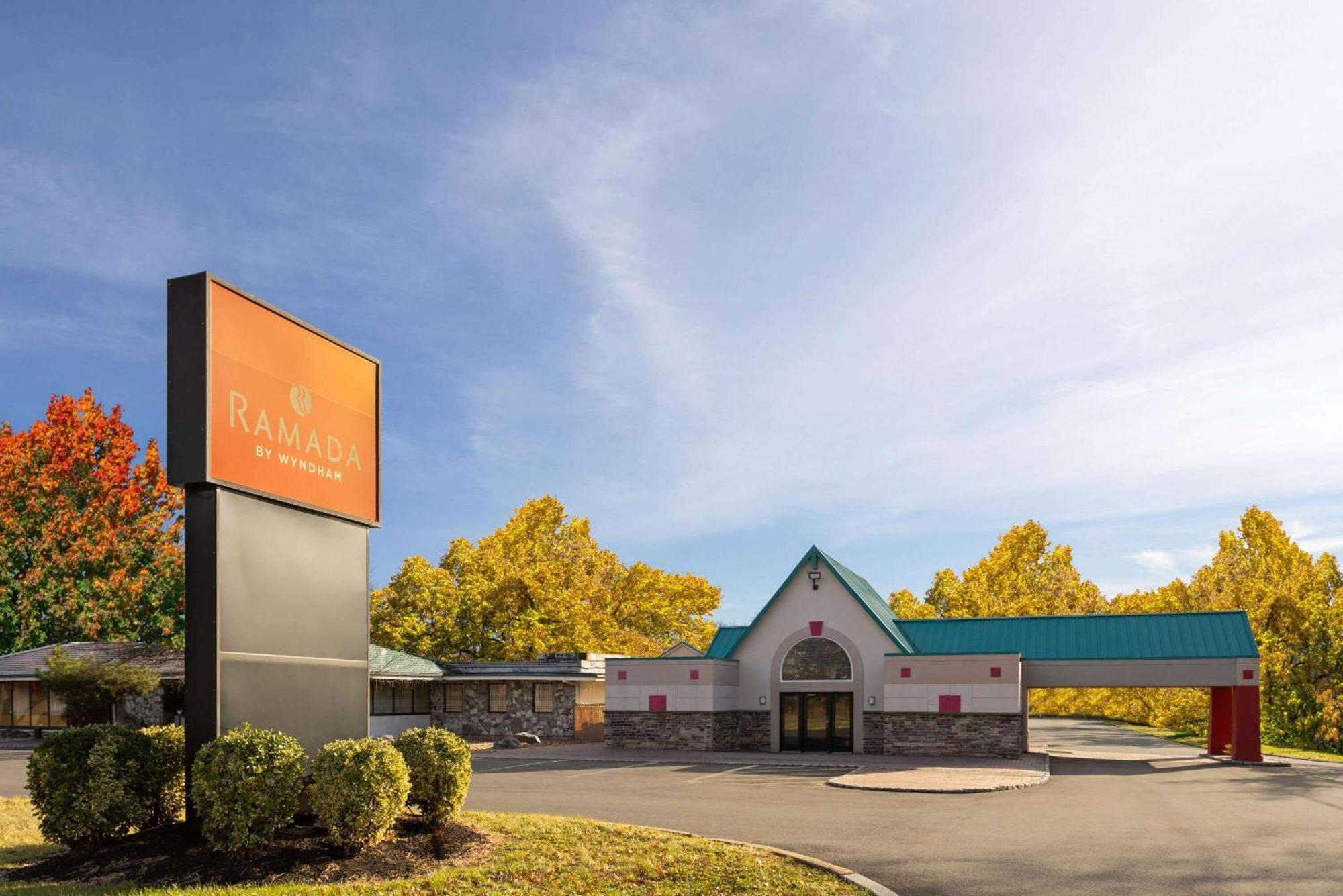 Ramada by Wyndham Parsippany Hotel Bagian luar foto
